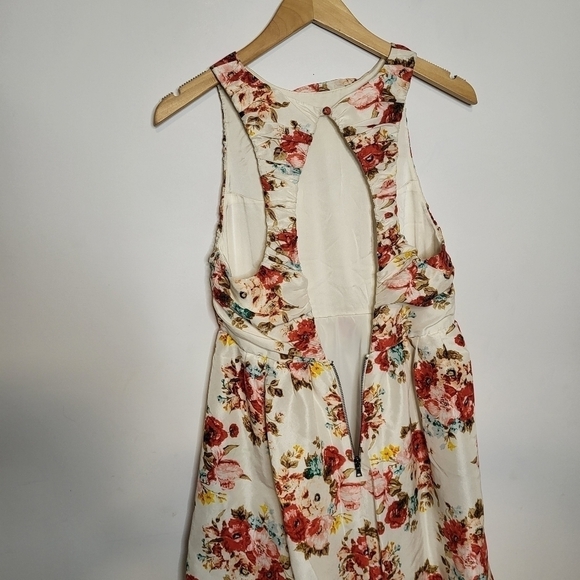 Alice + Olivia Floral Print Silk Dress Size 4 - Picture 6 of 11